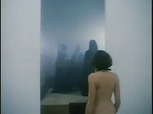 نموذج لديه وشم في مج ...