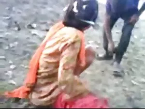 أمي في جوارب زرقاء ي ...