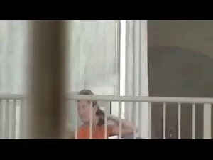 امرأة مع كبير الثدي  ...